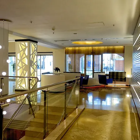 Vertice 4* Seville
