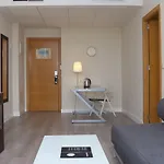 Vertice 4* إشبيلية